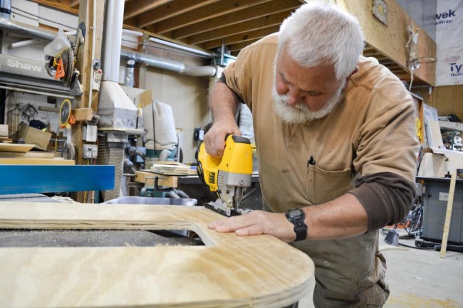 Al cutting out numbers