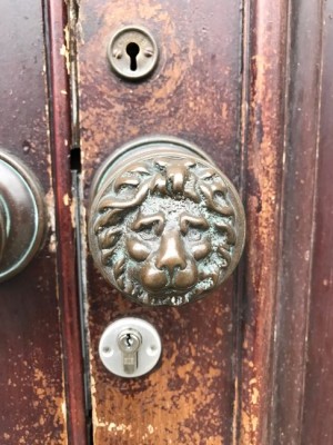 lion's head door knob