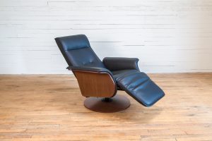 Motorized Leather Chair with leg rest